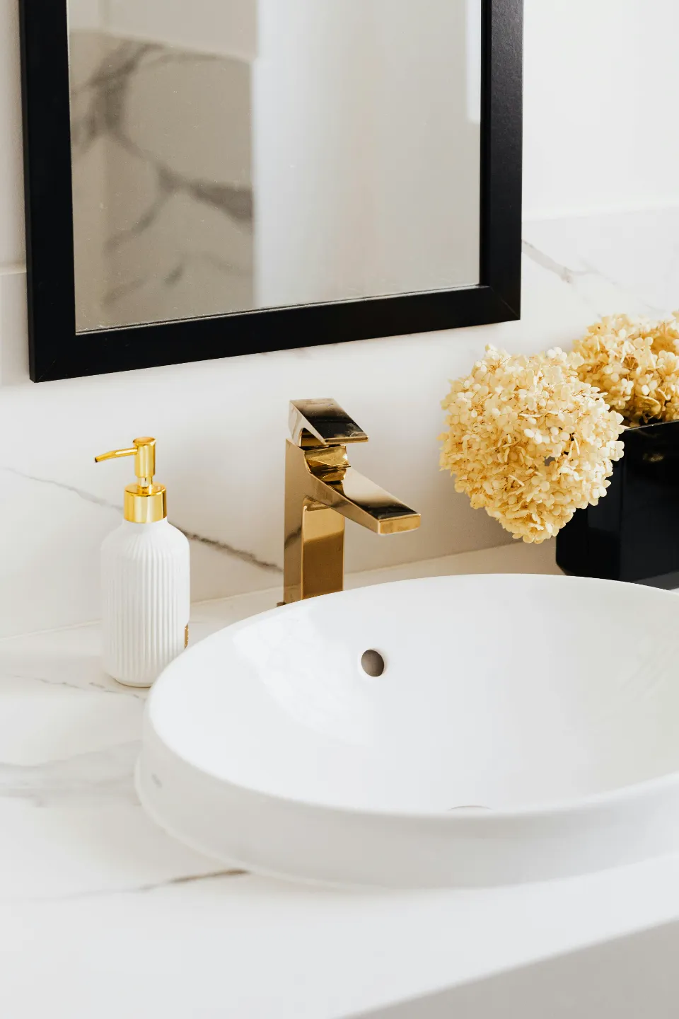 Spotless, detailed bathroom clean